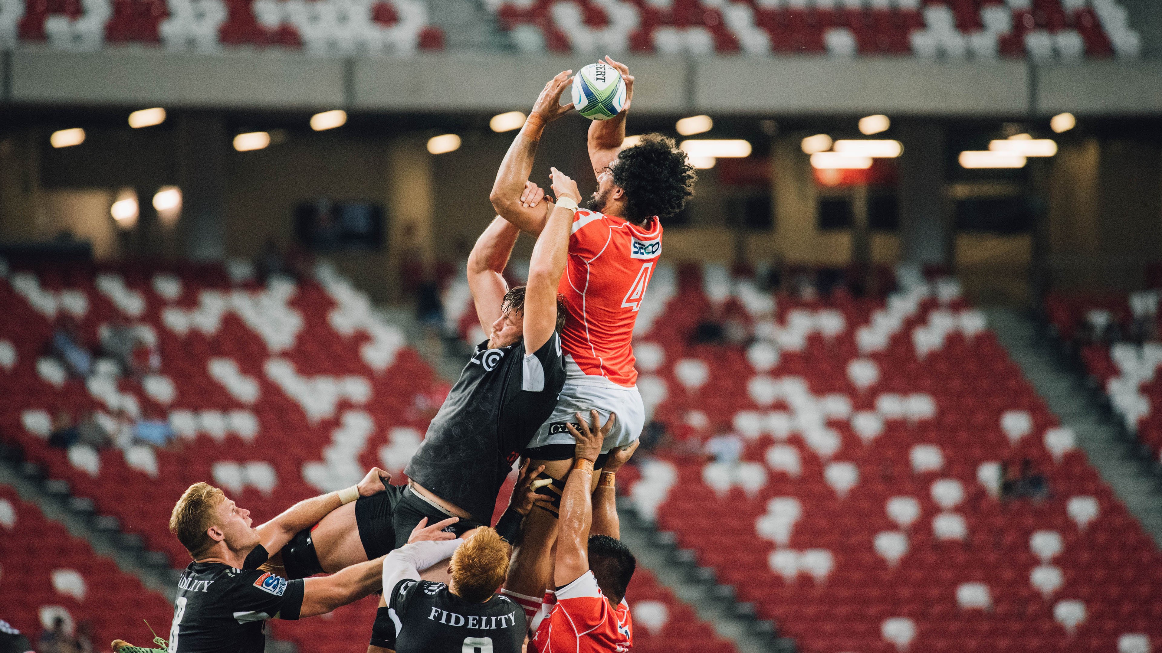 _极地冰雕：在零下温度下坚持比赛的勇士们_，极地冰层