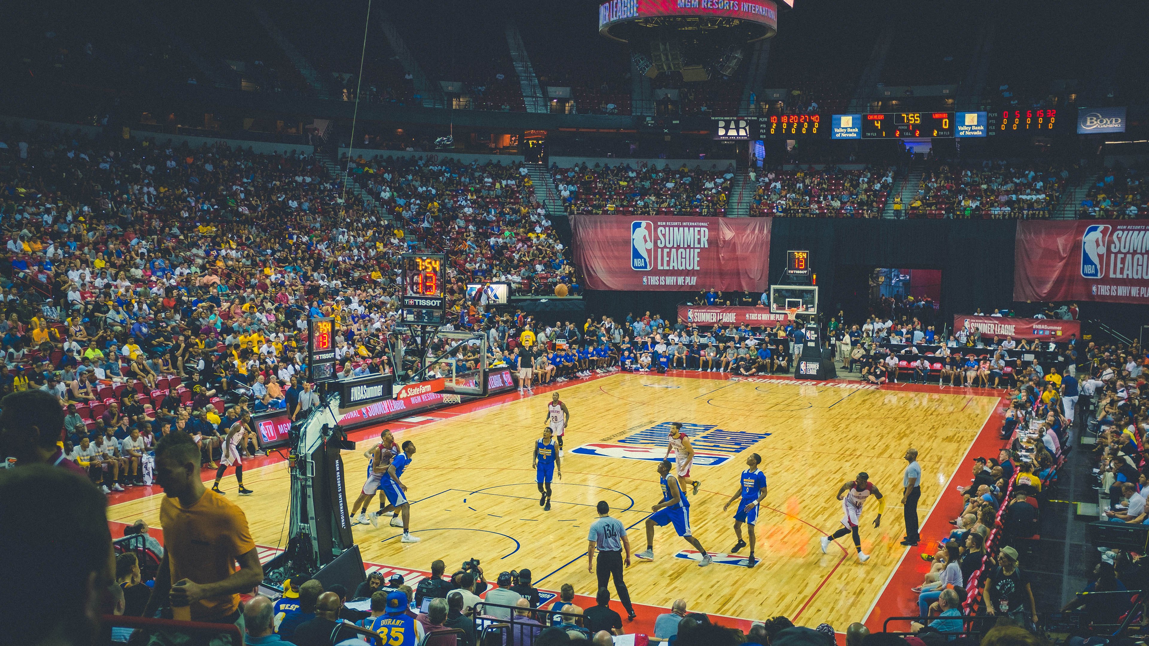 争夺赛道王者的血战，争夺赛道王者的血战怎么打